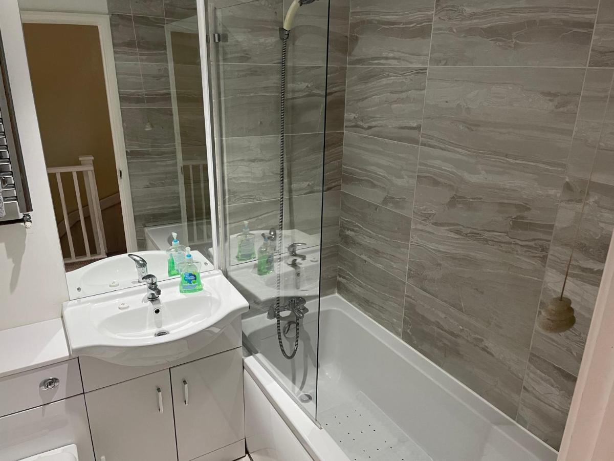 Rough Close The Swallows Popular Location 3 Bedroom House Free Wi-Fi And Sky Tv In All Rooms المظهر الخارجي الصورة