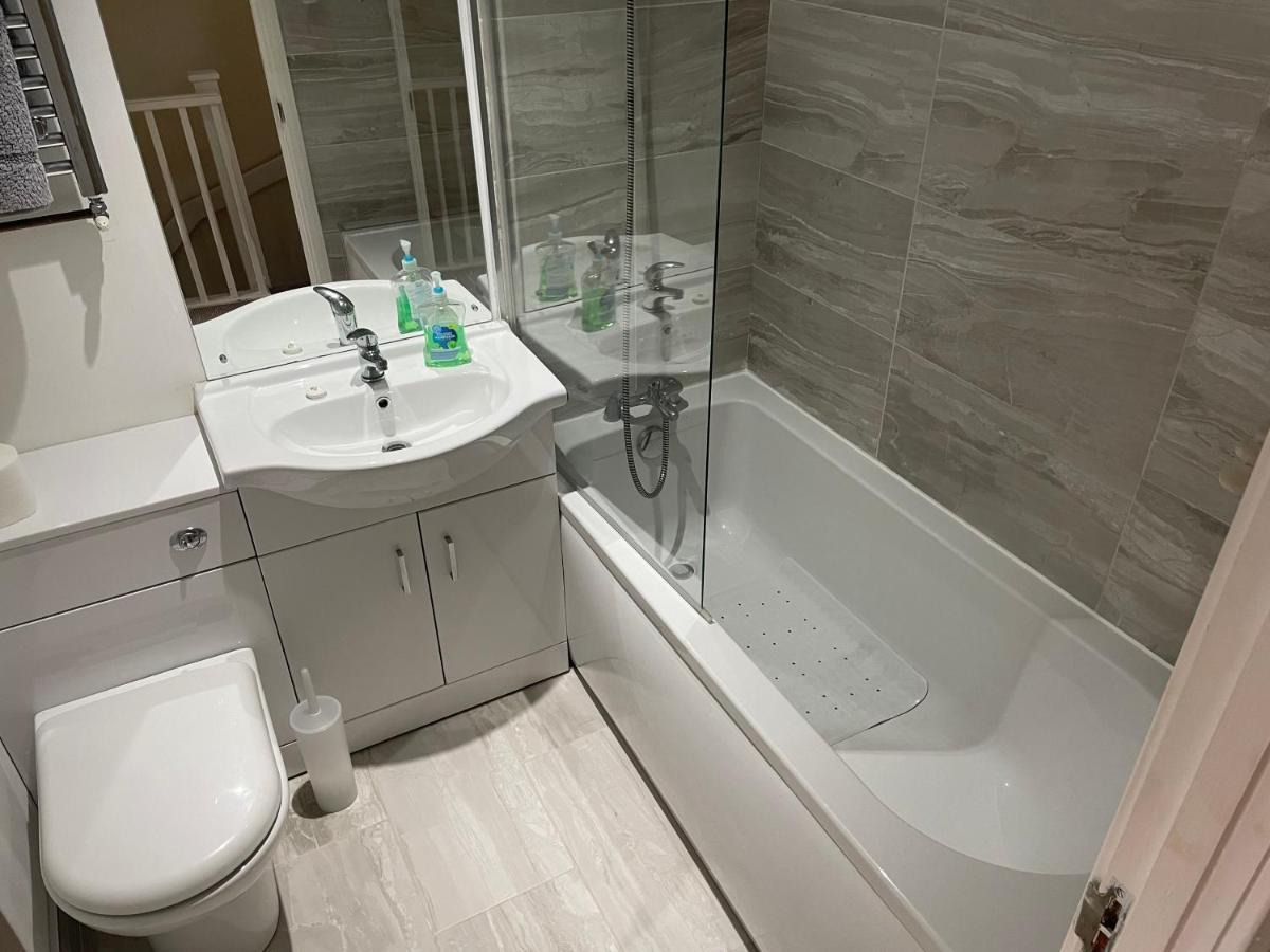 Rough Close The Swallows Popular Location 3 Bedroom House Free Wi-Fi And Sky Tv In All Rooms المظهر الخارجي الصورة