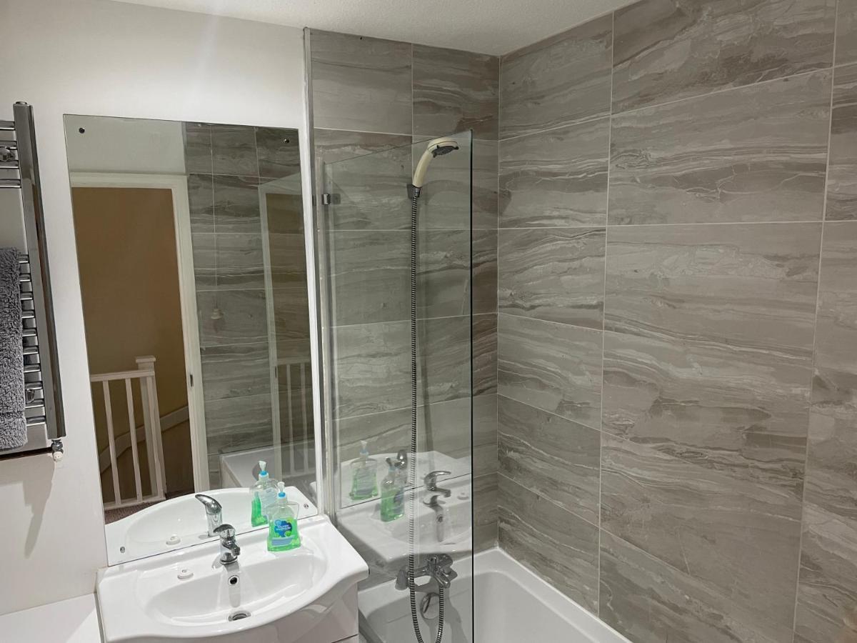 Rough Close The Swallows Popular Location 3 Bedroom House Free Wi-Fi And Sky Tv In All Rooms المظهر الخارجي الصورة